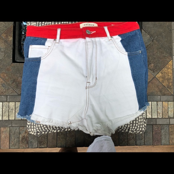 red white and blue jean shorts - Picture 5 of 6